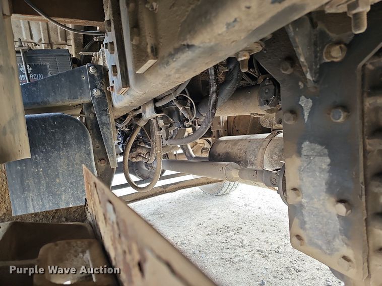 image for item DO4275 1999 Freightliner FL70  bucket truck