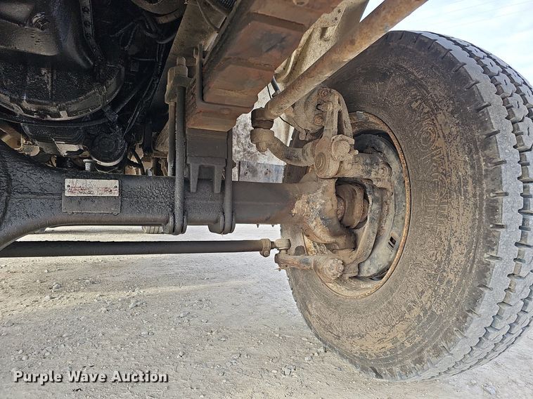 image for item DO4275 1999 Freightliner FL70  bucket truck