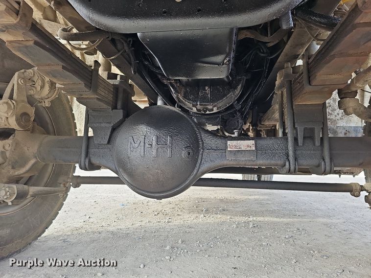 image for item DO4275 1999 Freightliner FL70  bucket truck