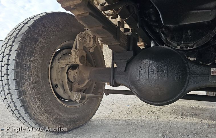 image for item DO4275 1999 Freightliner FL70  bucket truck