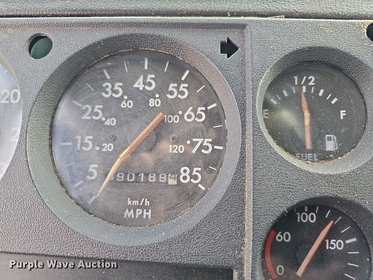 image for item DO4275 1999 Freightliner FL70  bucket truck