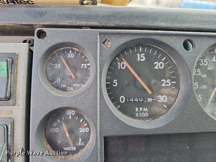 image for item DO4275 1999 Freightliner FL70  bucket truck