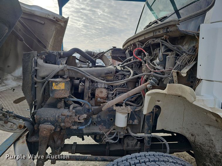 image for item DO4275 1999 Freightliner FL70  bucket truck