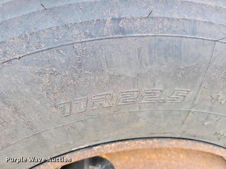 image for item DO4275 1999 Freightliner FL70  bucket truck