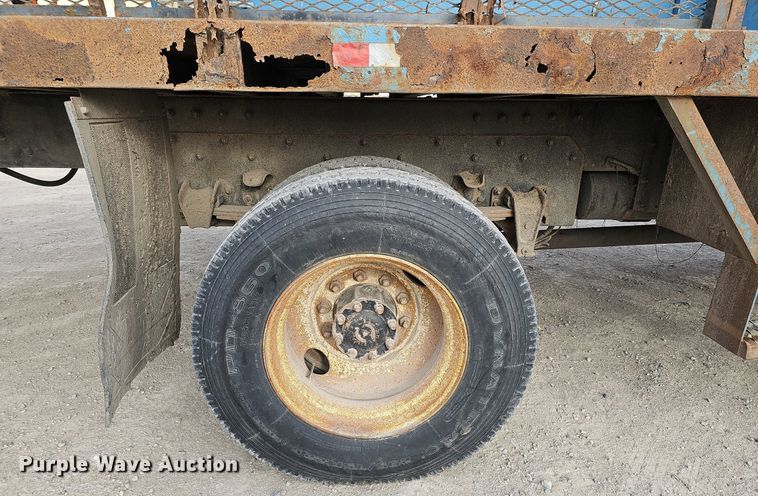 image for item DO4275 1999 Freightliner FL70  bucket truck