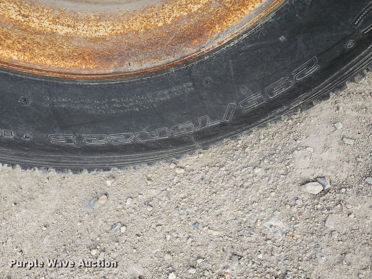 image for item DO4275 1999 Freightliner FL70  bucket truck