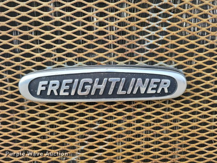 image for item DO4275 1999 Freightliner FL70  bucket truck