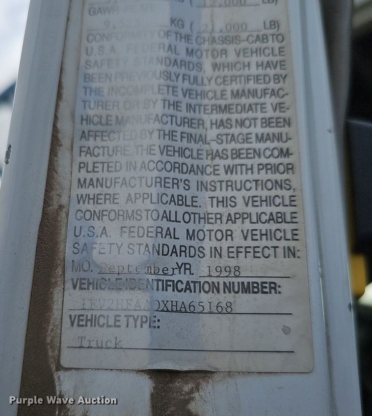 image for item DO4275 1999 Freightliner FL70  bucket truck