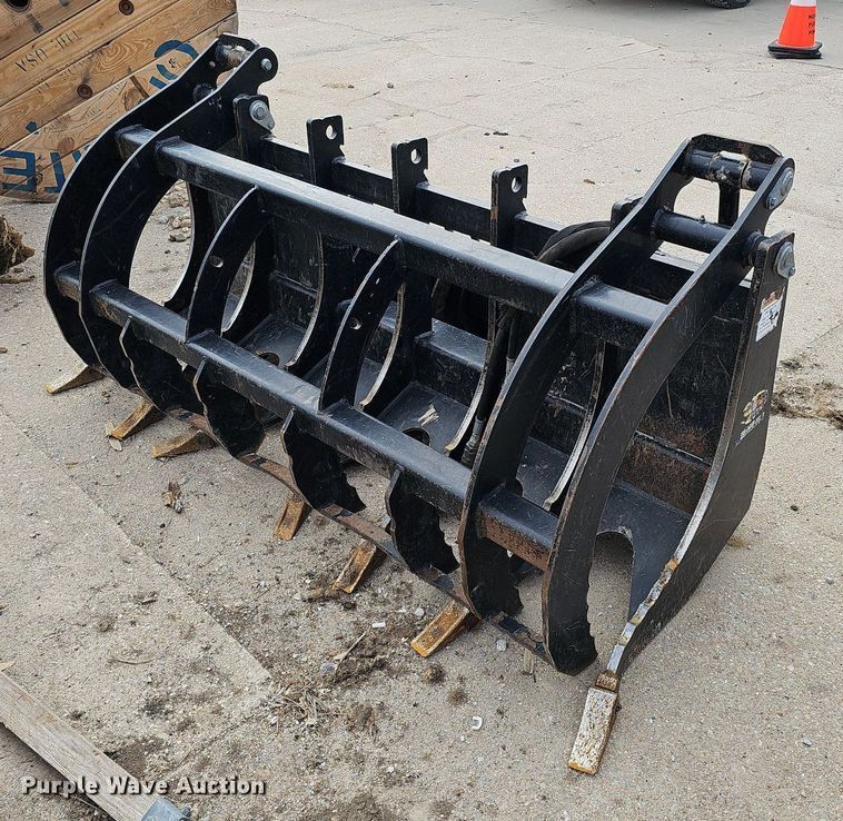 image for item DO4276 72"W skid steer grapple bucket