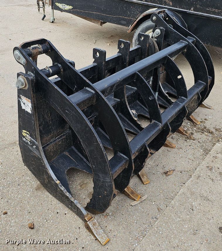 image for item DO4276 72"W skid steer grapple bucket