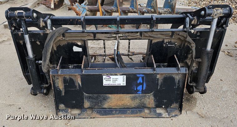 image for item DO4276 72"W skid steer grapple bucket