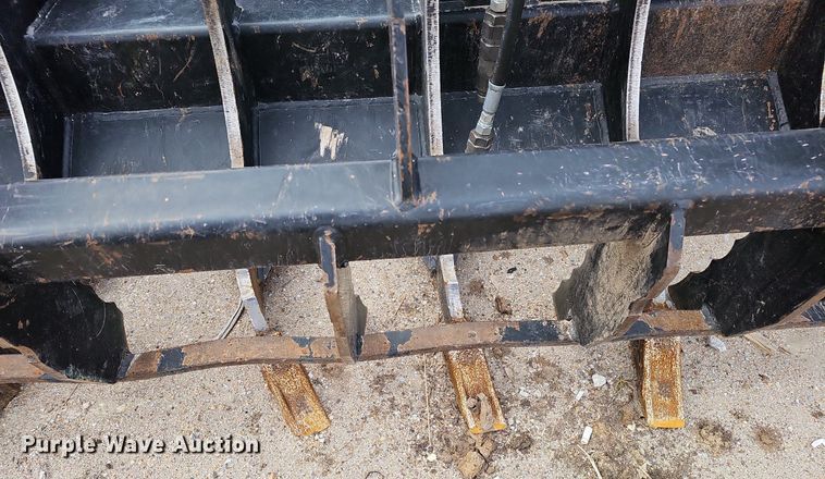 image for item DO4276 72"W skid steer grapple bucket