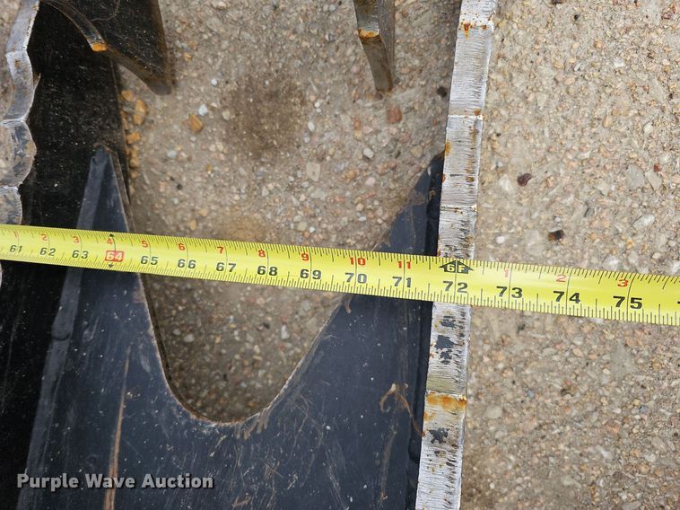 image for item DO4276 72"W skid steer grapple bucket