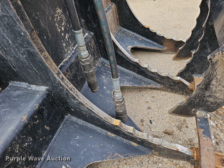 image for item DO4276 72"W skid steer grapple bucket