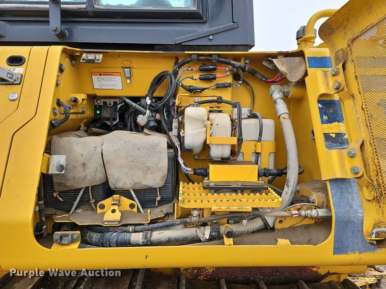 image for item DO4279 2017 Komatsu D61PX-24  dozer