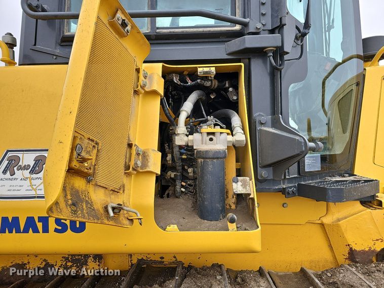 image for item DO4279 2017 Komatsu D61PX-24  dozer