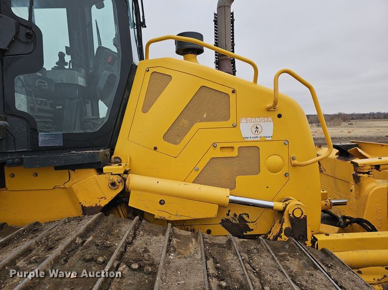 image for item DO4279 2017 Komatsu D61PX-24  dozer