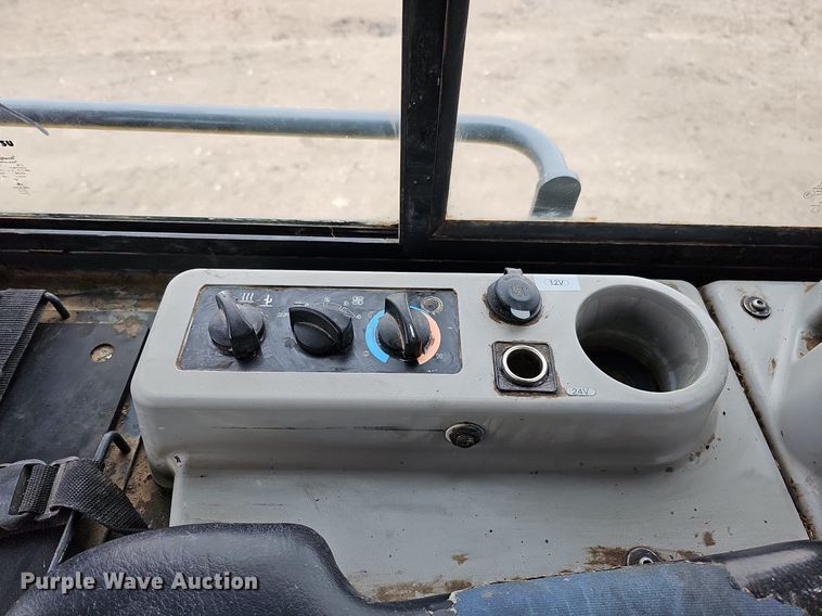 image for item DO4279 2017 Komatsu D61PX-24  dozer