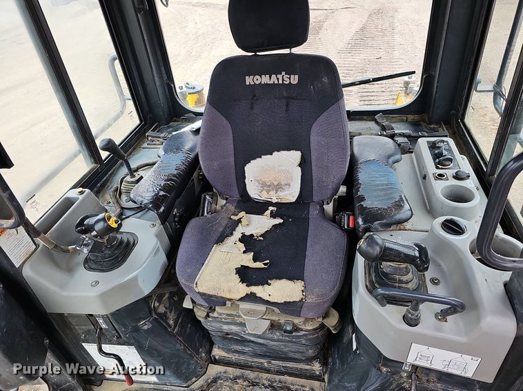 image for item DO4279 2017 Komatsu D61PX-24  dozer