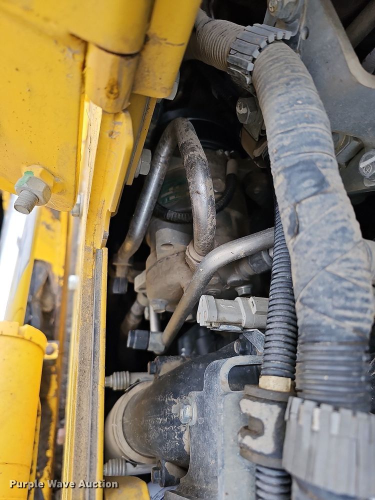 image for item DO4279 2017 Komatsu D61PX-24  dozer