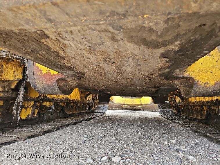 image for item DO4279 2017 Komatsu D61PX-24  dozer