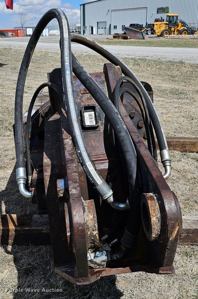 image for item DO4280 LaBounty MSD 116 R  rotating shear