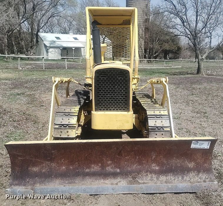 image for item DQ0465 John Deere 1010  dozer