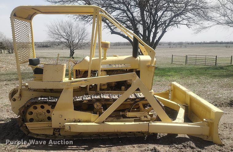 image for item DQ0465 John Deere 1010  dozer