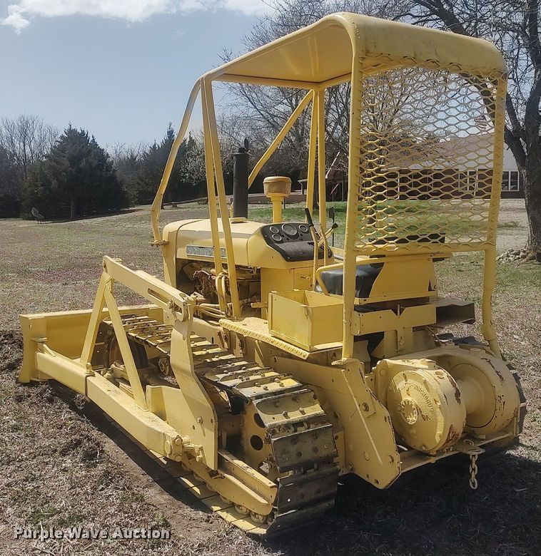 image for item DQ0465 John Deere 1010  dozer