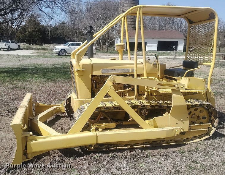image for item DQ0465 John Deere 1010  dozer