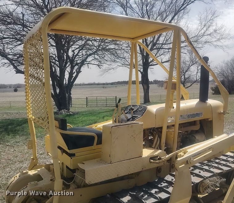 image for item DQ0465 John Deere 1010  dozer