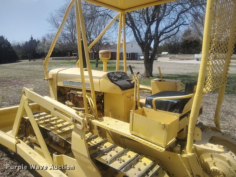 image for item DQ0465 John Deere 1010  dozer
