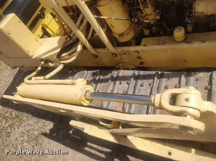 image for item DQ0465 John Deere 1010  dozer