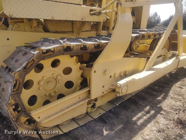 image for item DQ0465 John Deere 1010  dozer