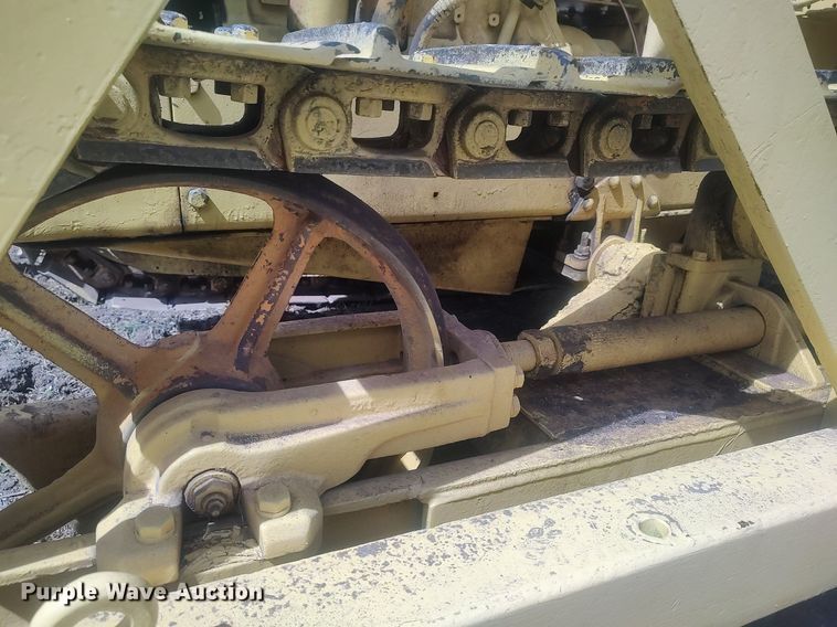 image for item DQ0465 John Deere 1010  dozer