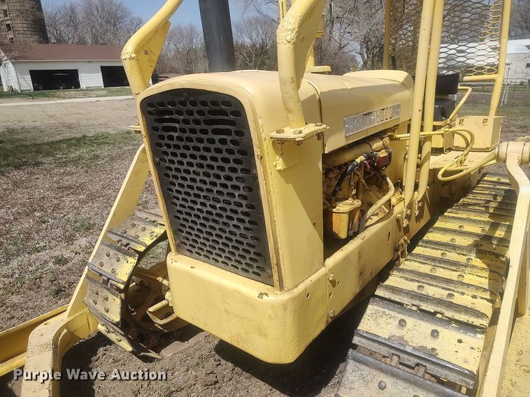 image for item DQ0465 John Deere 1010  dozer