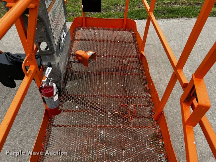 image for item DQ2015 JLG 400S  boom lift