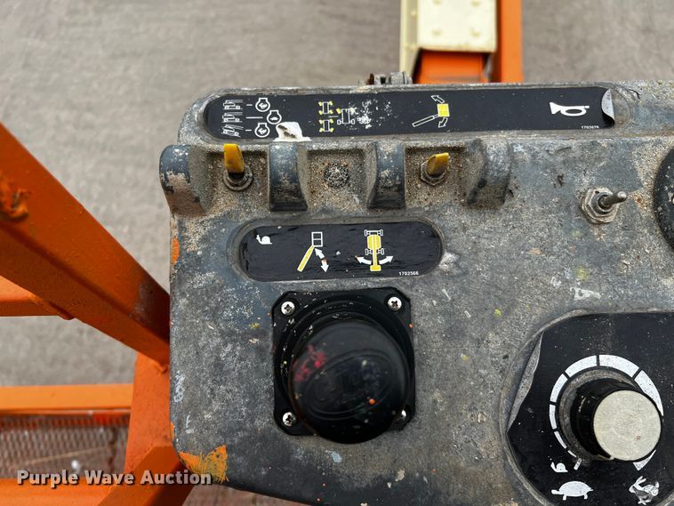 image for item DQ2015 JLG 400S  boom lift