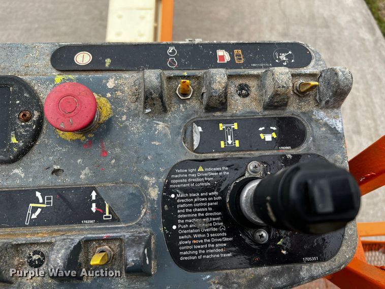 image for item DQ2015 JLG 400S  boom lift