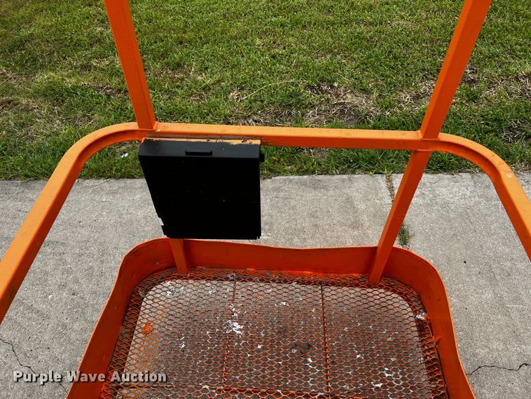 image for item DQ2015 JLG 400S  boom lift