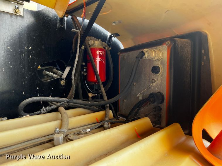 image for item DQ2015 JLG 400S  boom lift