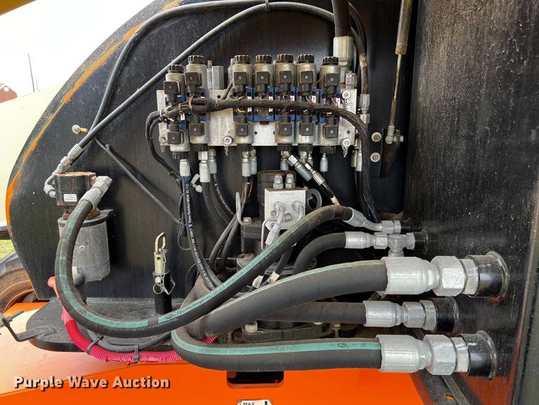 image for item DQ2015 JLG 400S  boom lift