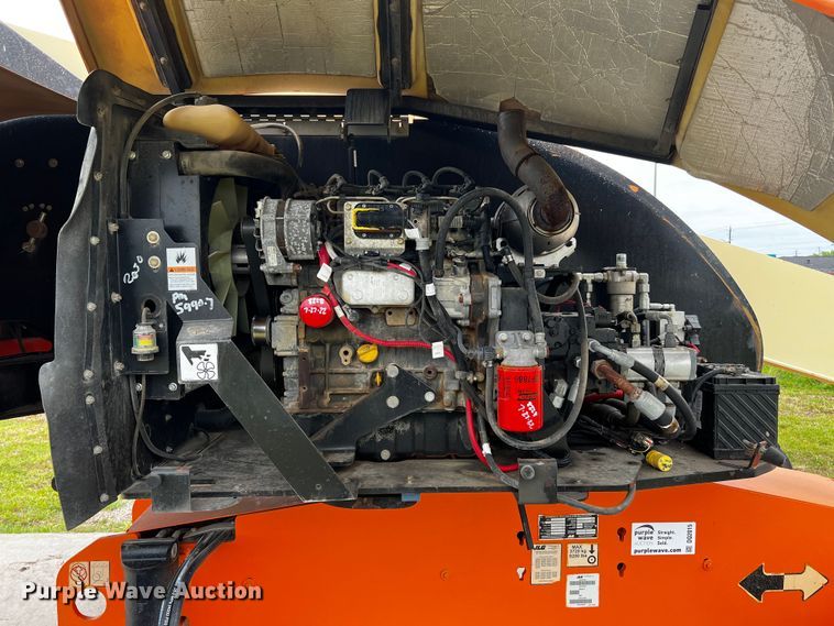 image for item DQ2015 JLG 400S  boom lift