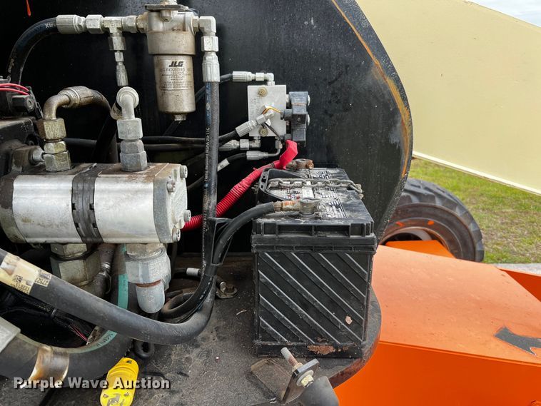 image for item DQ2015 JLG 400S  boom lift