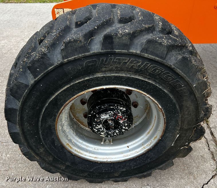 image for item DQ2015 JLG 400S  boom lift