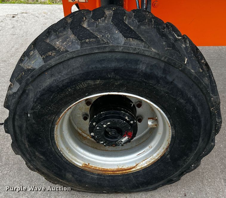 image for item DQ2015 JLG 400S  boom lift