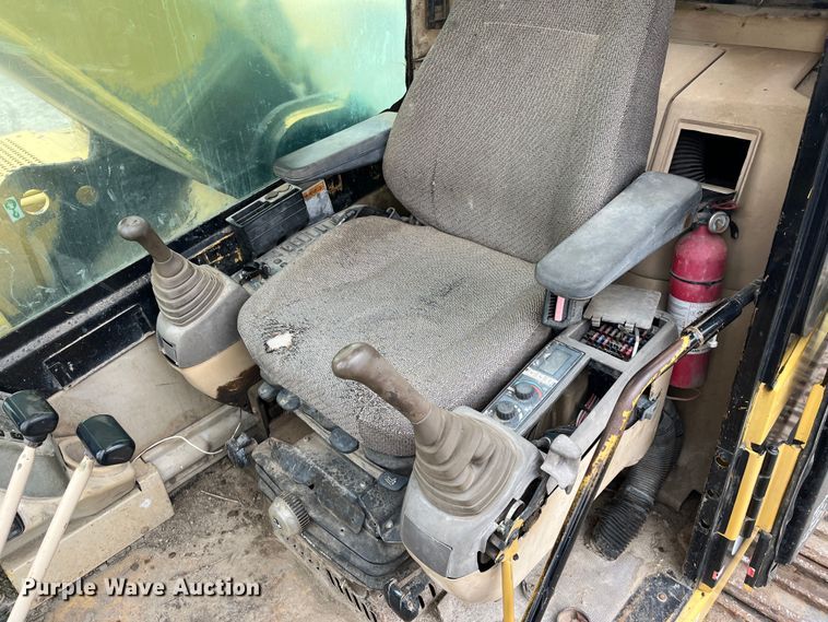 image for item DQ4108 1998 Caterpillar 330B L  excavator