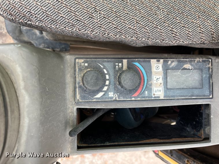 image for item DQ4108 1998 Caterpillar 330B L  excavator