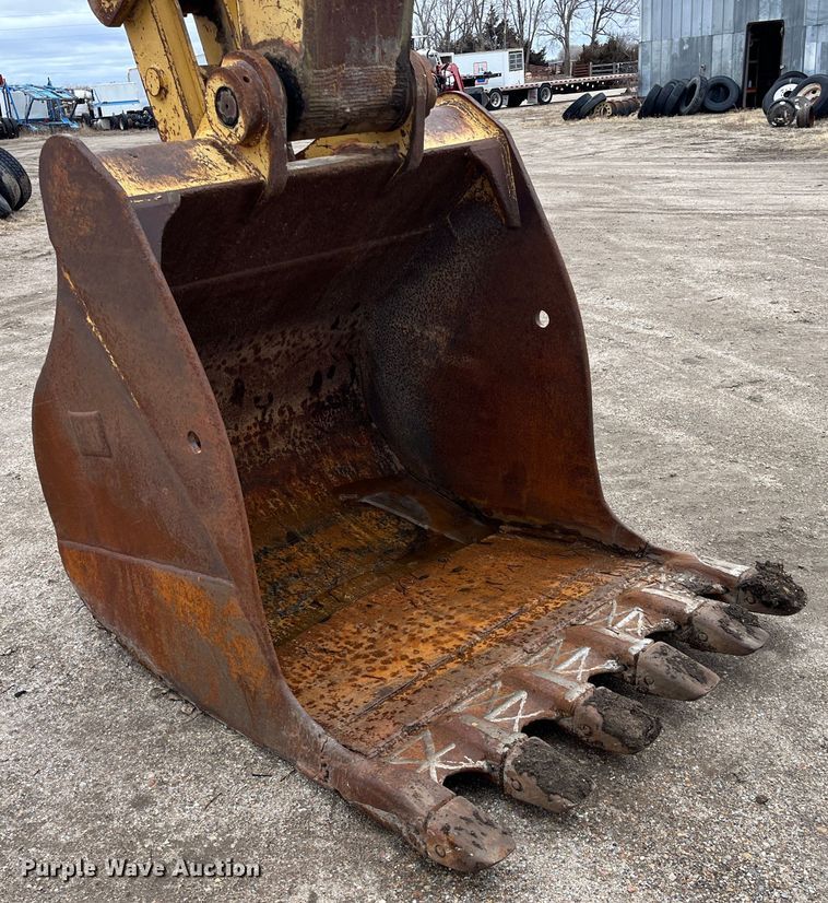 image for item DQ4108 1998 Caterpillar 330B L  excavator