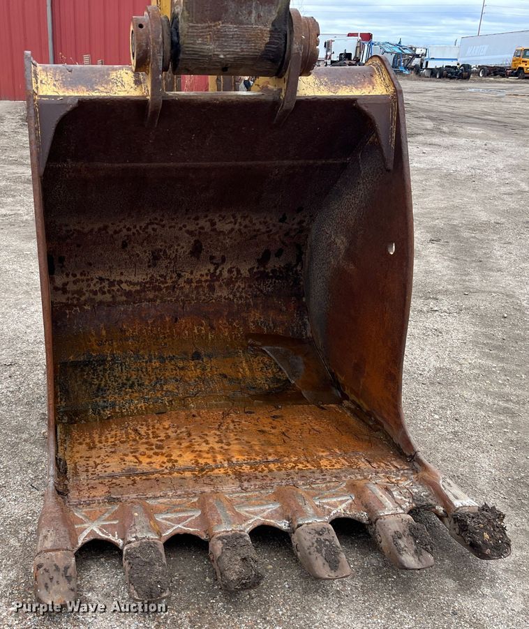 image for item DQ4108 1998 Caterpillar 330B L  excavator